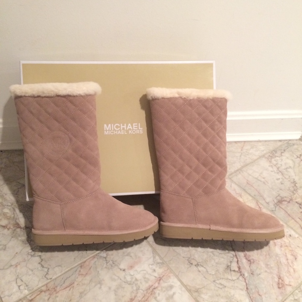 Sandy Quilted Suede Fur Cold Weather Boots - Picture 12 of 16